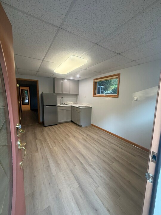 33 Schnabel Rd in Chester, NY - Building Photo