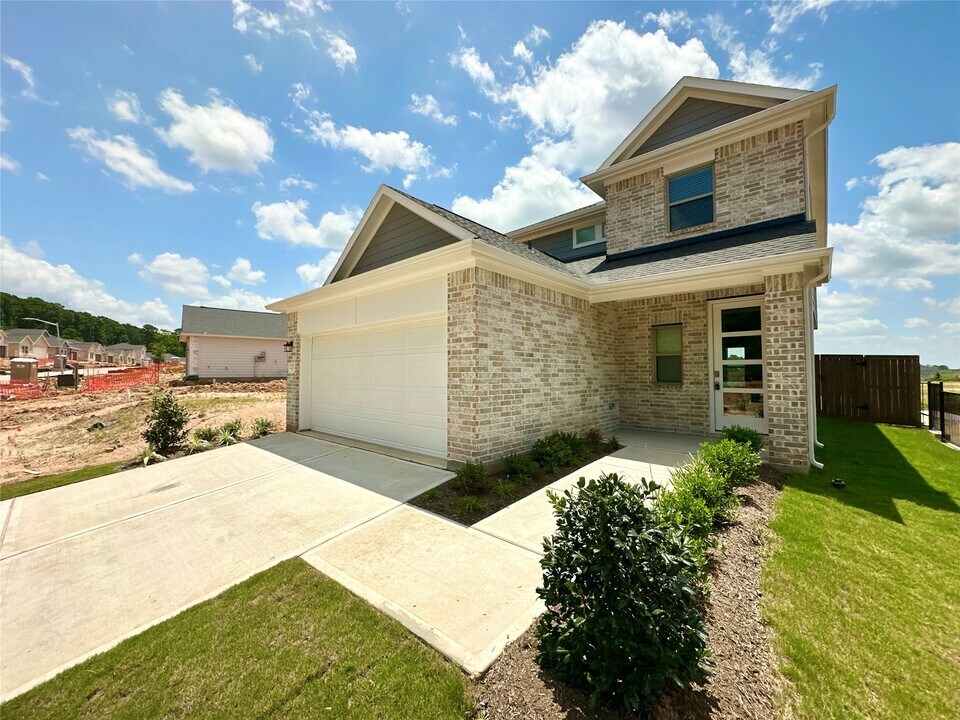 12176 Ridge Top Dr in Panorama Village, TX - Building Photo