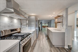 7765 Saranac Pl in La Mesa, CA - Building Photo - Building Photo