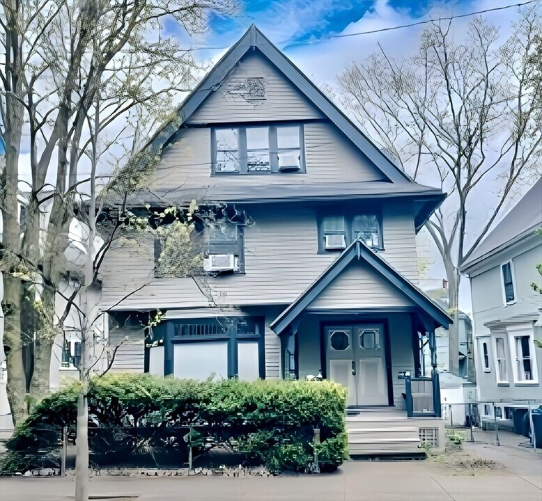 79 Aspinwall Ave in Brookline, MA - Building Photo