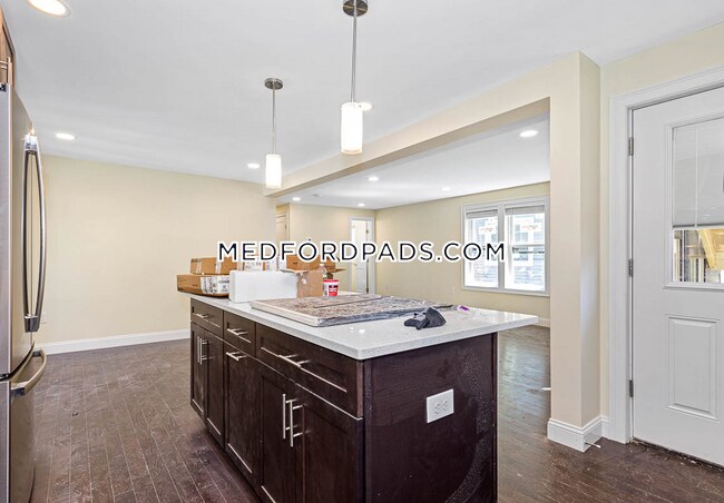 85 Fern Rd in Medford, MA - Building Photo - Building Photo