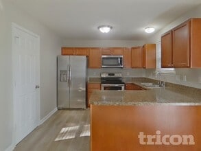 6 Alderwood Ct in Belton, SC - Foto de edificio - Building Photo