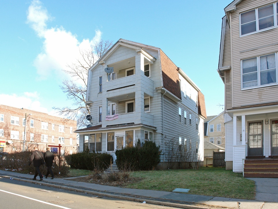 1896 Broad St in Hartford, CT - Building Photo