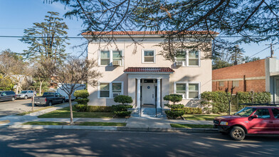 2034 N Van Ness Blvd in Fresno, CA - Building Photo - Building Photo