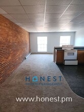 17 Mechanic St in Gardiner, ME - Building Photo - Building Photo