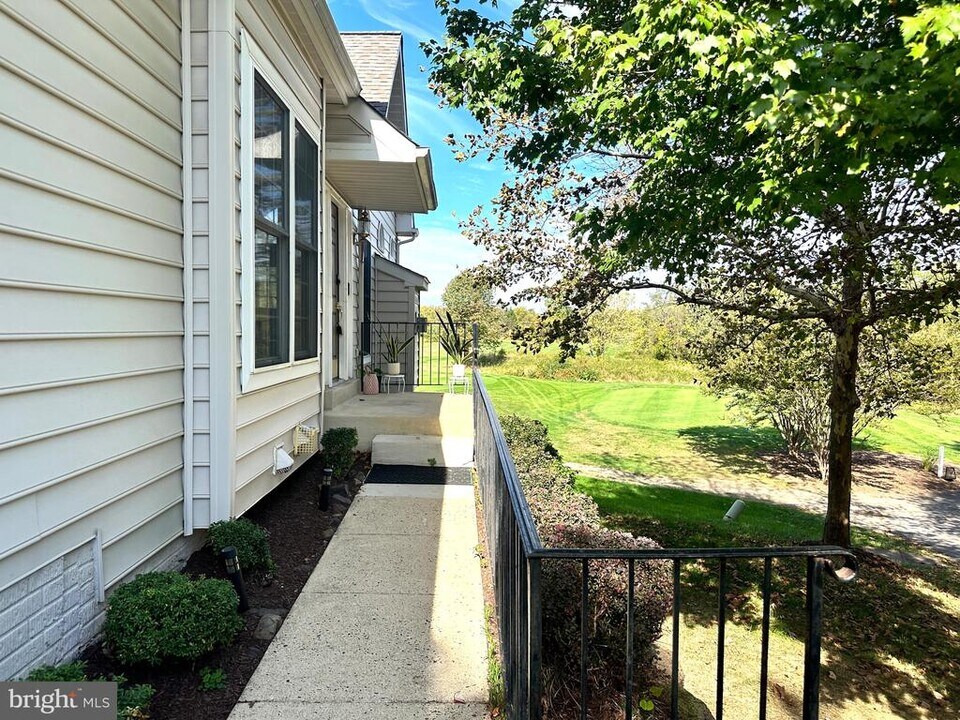 25593 Creek Run Terrace in Chantilly, VA - Building Photo