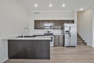 Clear Ridge Townhomes in Wichita, KS - Building Photo - Building Photo