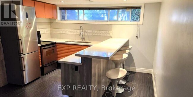 16 Galewood Dr in Toronto, ON - Building Photo - Building Photo