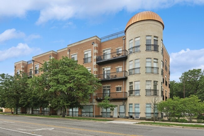 6423 W Touhy Ave