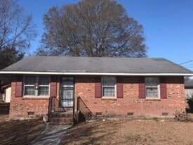 2940 Bragg St in Lumberton, NC - Building Photo