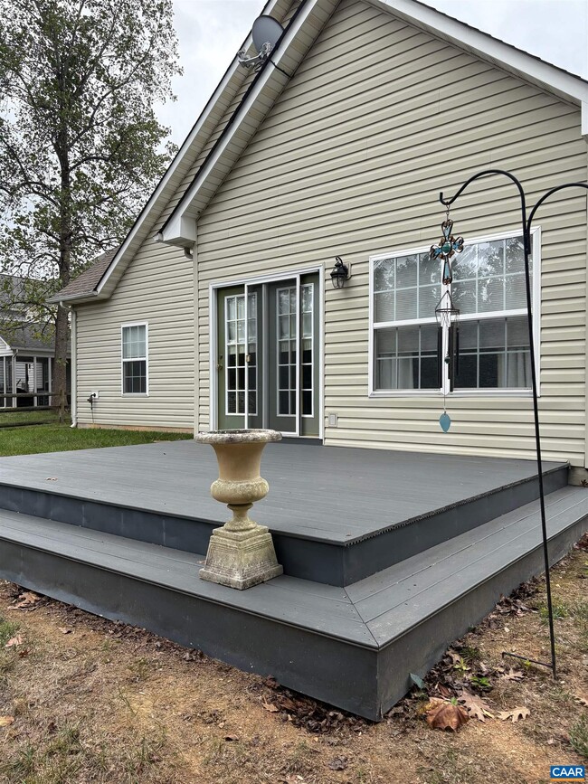 127 Deerwood Dr in Charlottesville, VA - Building Photo - Building Photo