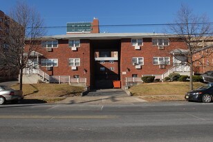 39-45 1st St in Hackensack, NJ - Building Photo