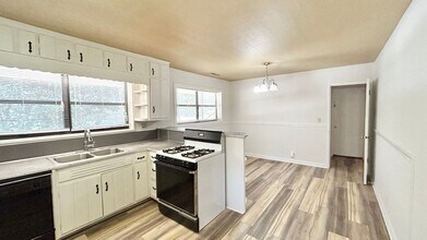 3074 Midway Rd in Decatur, GA - Building Photo - Building Photo