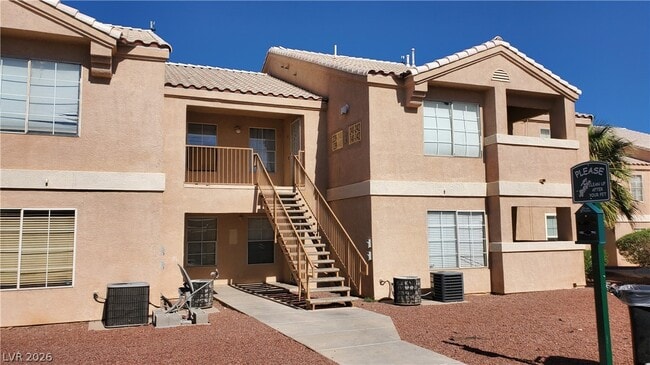 1830 N Pecos Rd in Las Vegas, NV - Building Photo - Building Photo