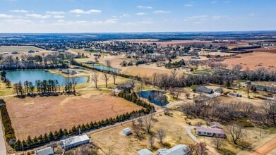 1113 W Hoover Rd in Kingman, KS - Building Photo - Building Photo