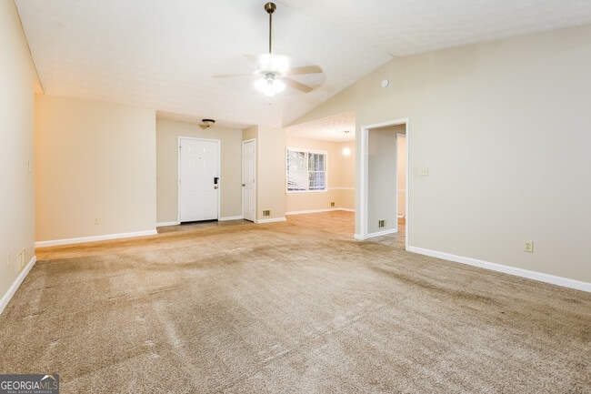 145 Cowan Dr in Stockbridge, GA - Building Photo - Building Photo