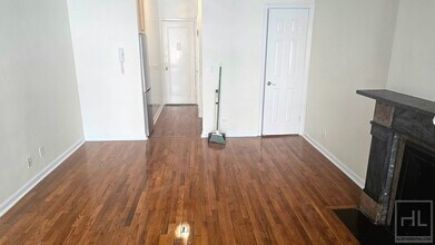 East 84th Street in New York, NY - Building Photo - Building Photo