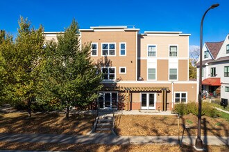 617 10th Avenue SE in Minneapolis, MN - Building Photo - Building Photo