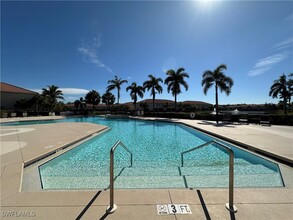 10281 Via Colomba Circle in Ft. Myers, FL - Foto de edificio - Building Photo