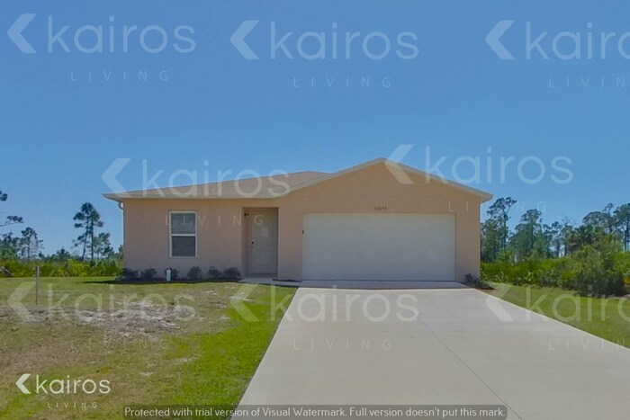 12093 Cochran Ave in Port Charlotte, FL - Building Photo