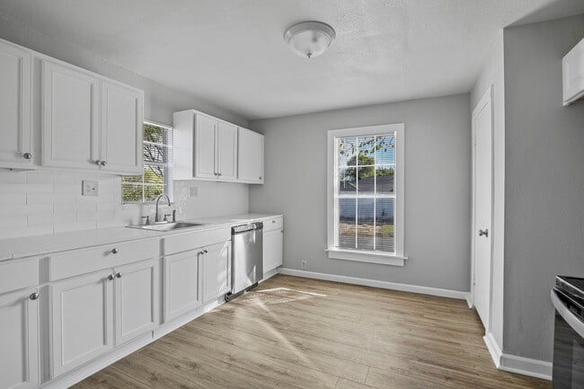 property at 531 E Morton St