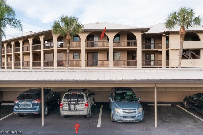 85 St Andrews Blvd in Naples, FL - Foto de edificio - Building Photo