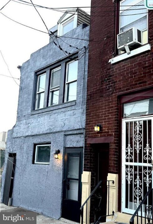 1242 Frankford Ave in Philadelphia, PA - Foto de edificio