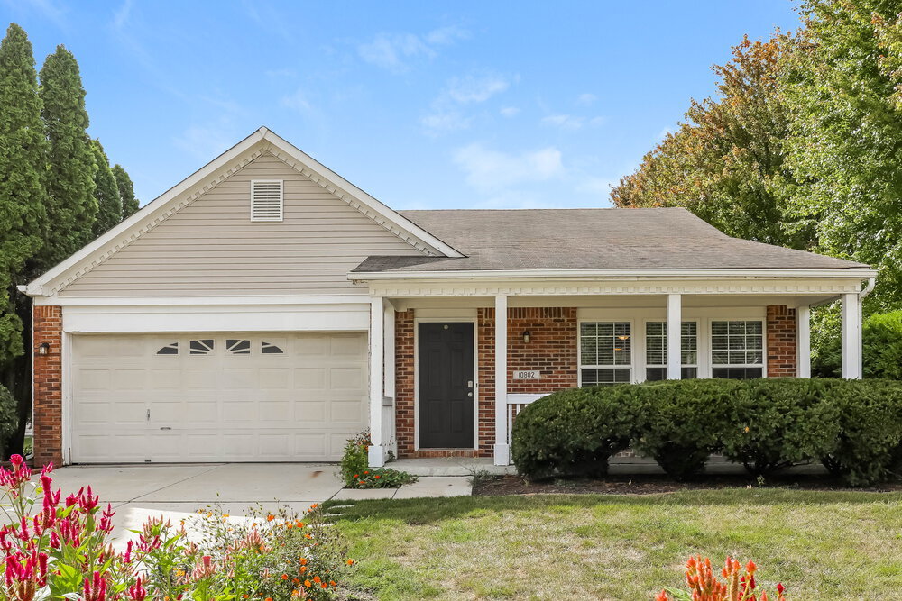 10802 Washington Bay Dr in Fishers, IN - Foto de edificio