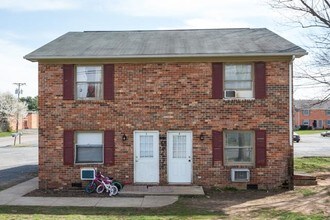 600 Norwood St in Harrisonburg, VA - Foto de edificio - Building Photo