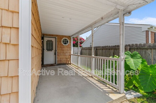 5312 Pandoria Ave in Virginia Beach, VA - Foto de edificio - Building Photo