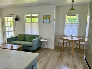 3120 1/2 Madera Ave, Unit 3120 Half Madera in Los Angeles, CA - Foto de edificio - Building Photo