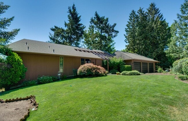 6790 SW Raleighview Ct in Portland, OR - Building Photo - Building Photo