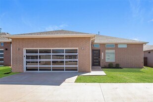 11243 Paradise Out Ln in Oklahoma City, OK - Building Photo