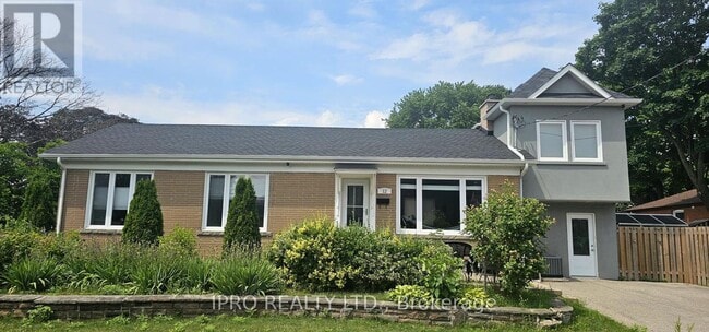 property at 12 Rollins Pl