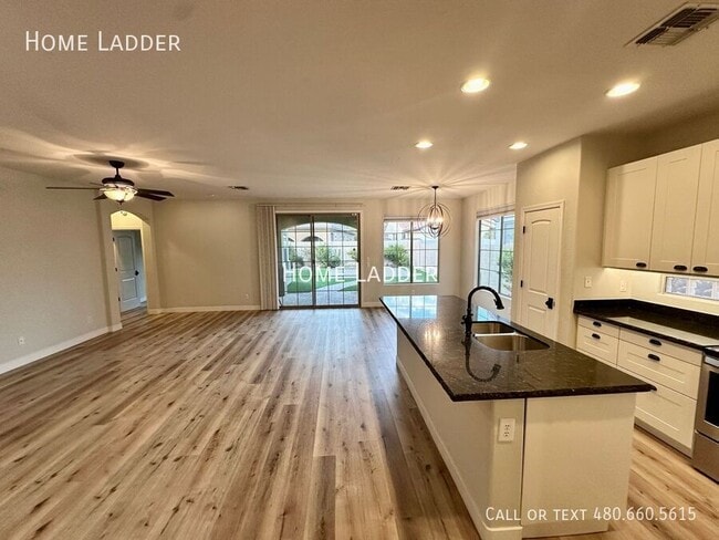 3064 E Palmdale Ln in Gilbert, AZ - Building Photo - Building Photo