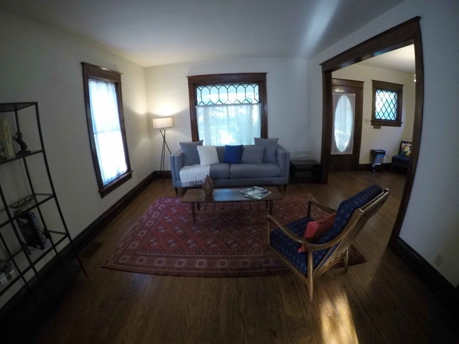 863 S Illinois St in Springfield, IL - Building Photo - Building Photo