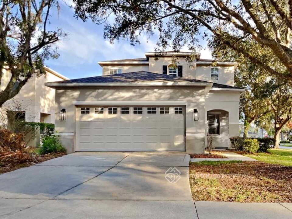 18843 Litzau Ln in Land O Lakes, FL - Foto de edificio