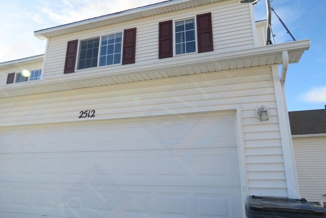 property at 2512 Pueblo Trail