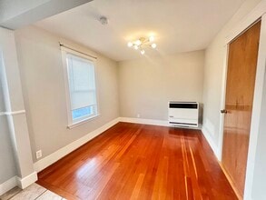 578 Dubuque St in Manchester, NH - Building Photo - Building Photo