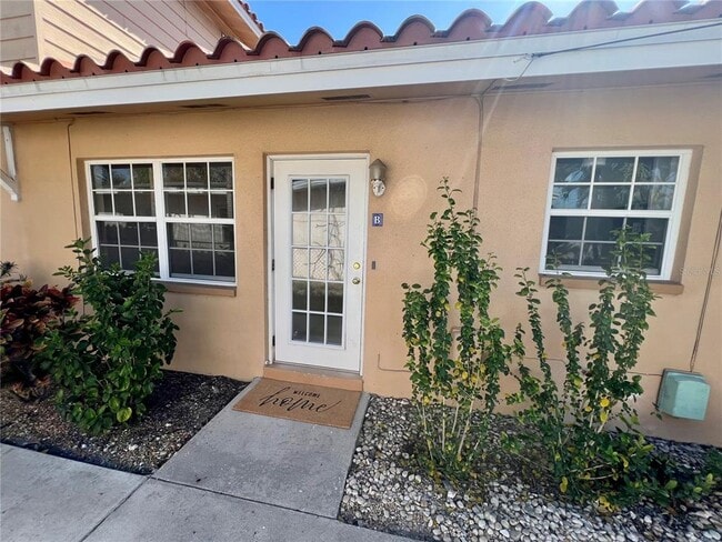 11315 3rd St E in Treasure Island, FL - Building Photo - Building Photo