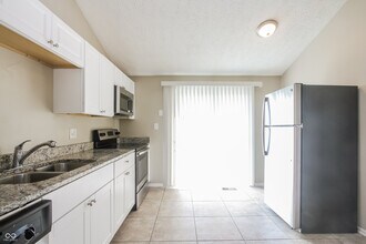 5678 Colonist Cir in Indianapolis, IN - Building Photo - Building Photo