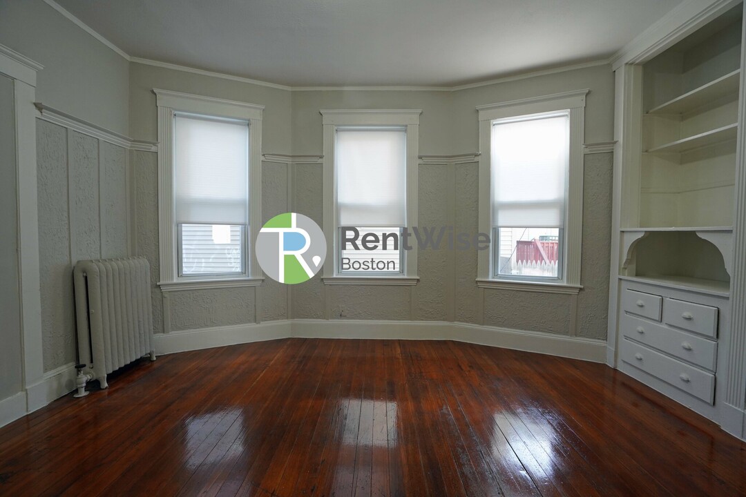 25 Linden St, Unit 1 in Boston, MA - Building Photo