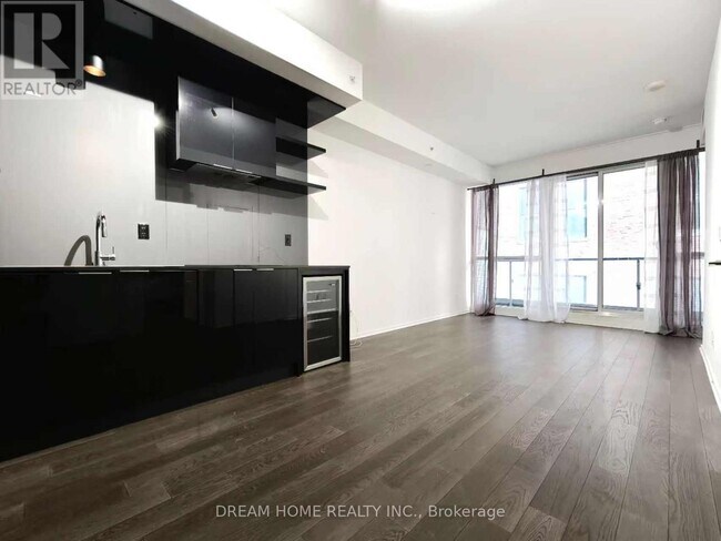 70 Temperance St in Toronto, ON - Building Photo - Building Photo