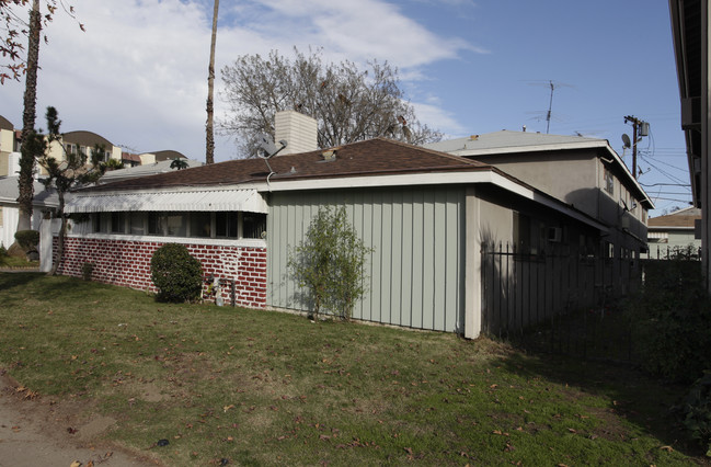 6708 Whitsett Ave in North Hollywood, CA - Building Photo - Building Photo