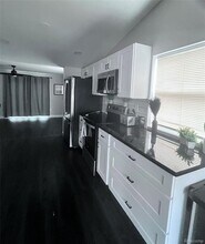 3066 Greenlawn Ave in Commerce Township, MI - Building Photo - Building Photo