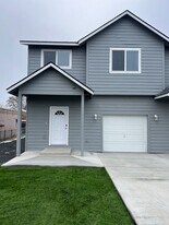 1913 S Rainier St in Kennewick, WA - Building Photo