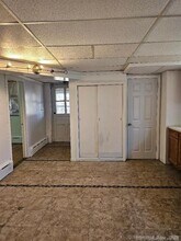 33 Vista Pl in Waterbury, CT - Building Photo - Building Photo