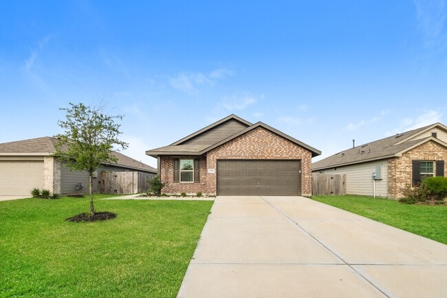 property at 17599 Longwood Trce Ln