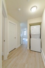 651 N 33rd St, Unit 2 in Philadelphia, PA - Building Photo - Building Photo