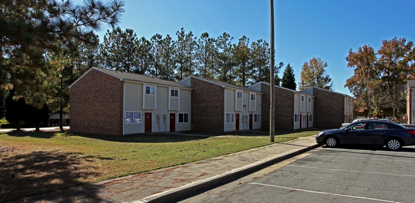 Northcross Townhomes in Charlotte, NC - Building Photo